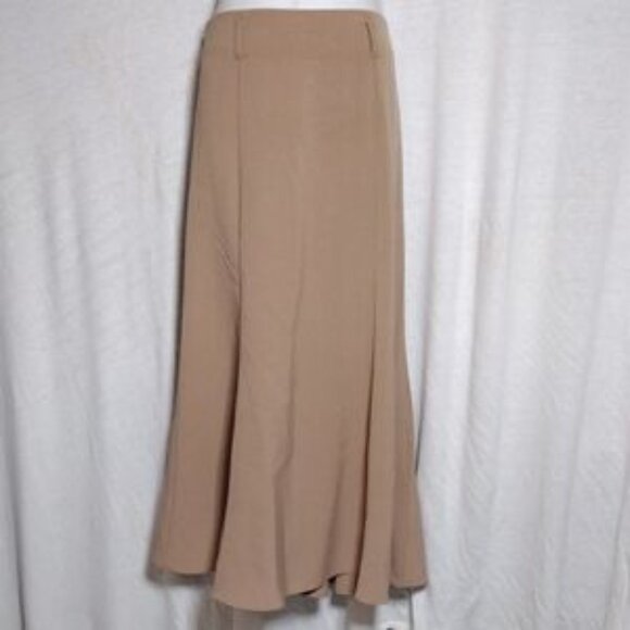 Nana Fashion Tan Maxi Trumpet Skirt with Faux Pleated Design Size Large - Picture 9 of 9